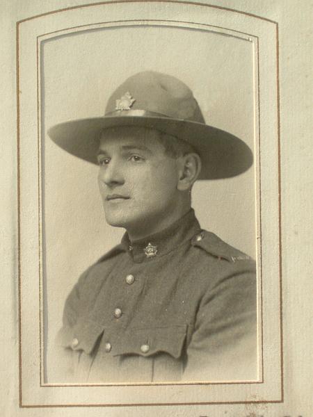 ABk49-George Delves b.1888 d 1966. Served with Royal Canadian Mounties in 1st World War then emigrated to U.S.A.jpg - George Delves b.1888 d 1966. Served with Royal Canadian Mounties in 1st World War then emigrated to U.S.A